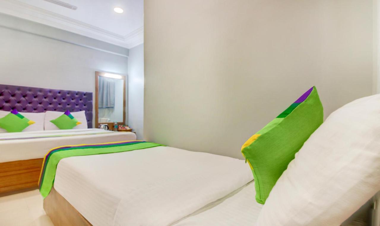 Treebo Cruz Royale Santacruz West Hotel Mumbai Bagian luar foto