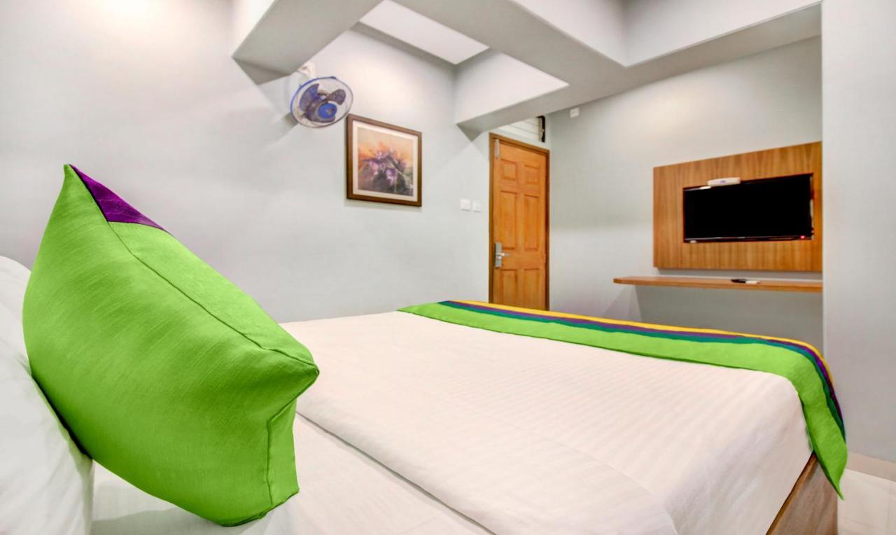 Treebo Cruz Royale Santacruz West Hotel Mumbai Bagian luar foto