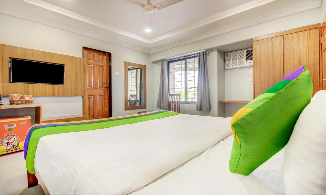 Treebo Cruz Royale Santacruz West Hotel Mumbai Bagian luar foto
