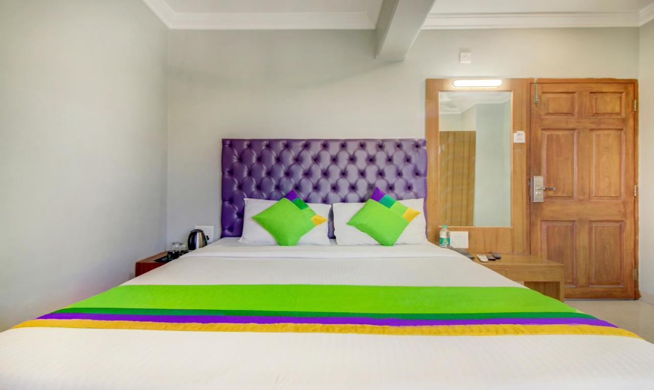 Treebo Cruz Royale Santacruz West Hotel Mumbai Bagian luar foto