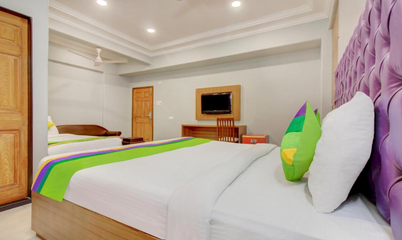 Treebo Cruz Royale Santacruz West Hotel Mumbai Bagian luar foto
