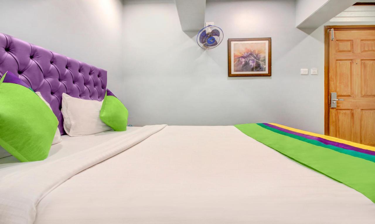 Treebo Cruz Royale Santacruz West Hotel Mumbai Bagian luar foto