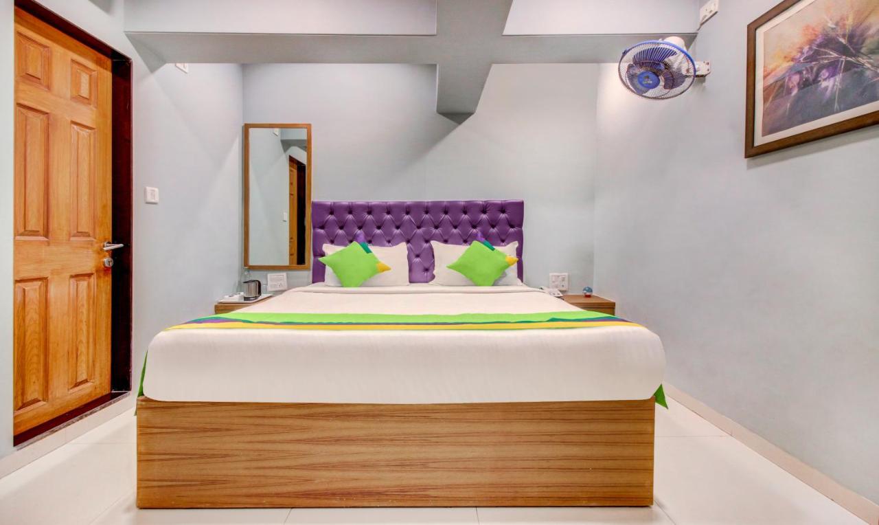 Treebo Cruz Royale Santacruz West Hotel Mumbai Bagian luar foto