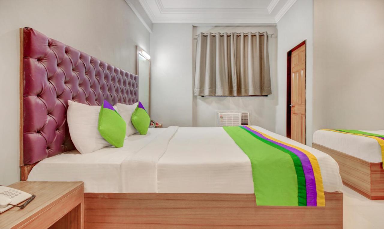 Treebo Cruz Royale Santacruz West Hotel Mumbai Bagian luar foto