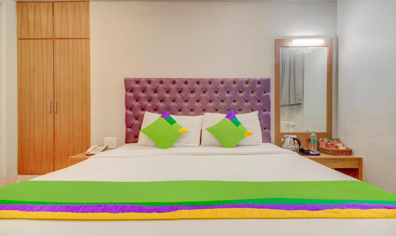 Treebo Cruz Royale Santacruz West Hotel Mumbai Bagian luar foto
