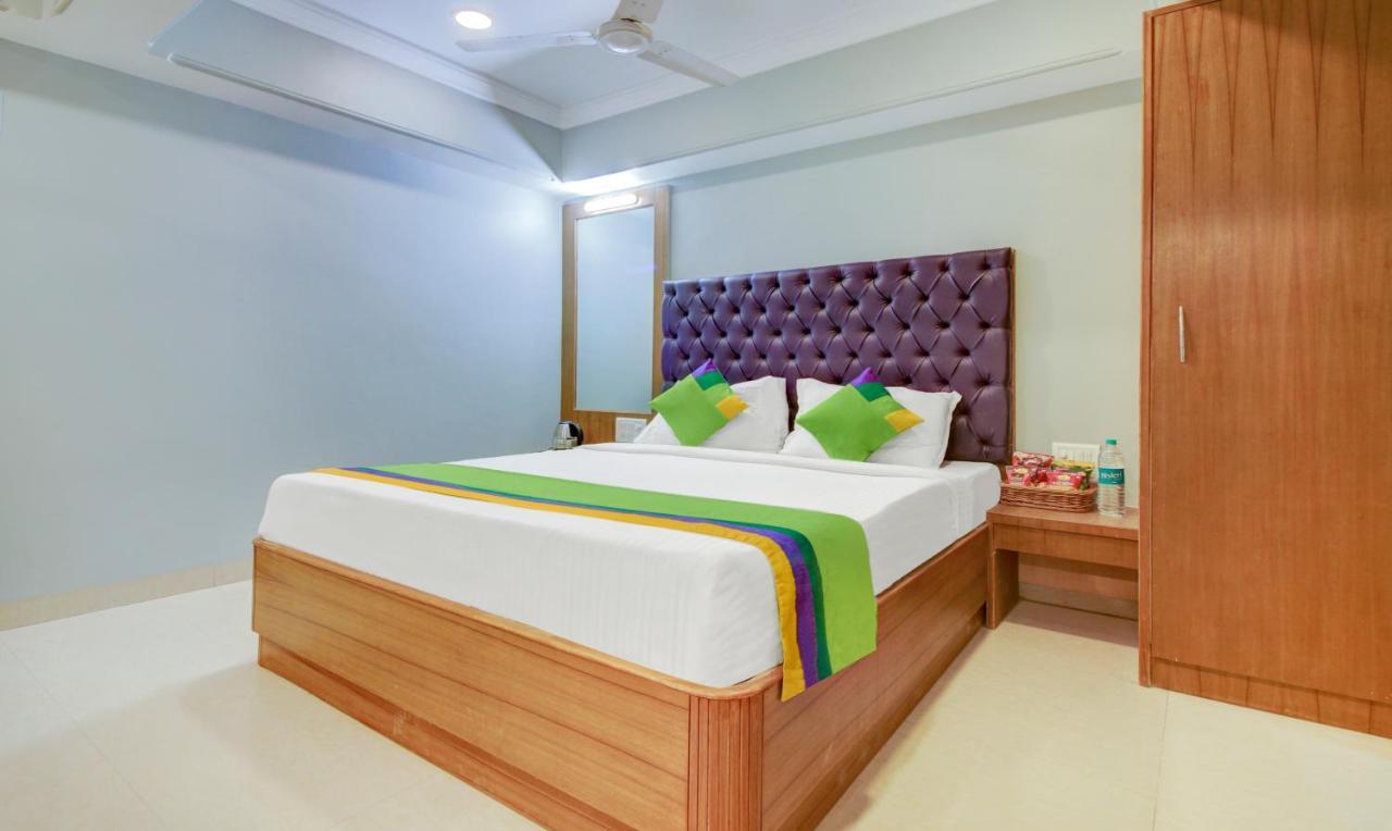 Treebo Cruz Royale Santacruz West Hotel Mumbai Bagian luar foto